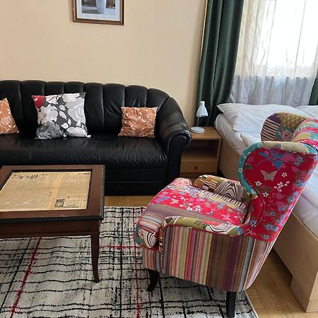 Residence U Vejvodu Прага Екстериор снимка