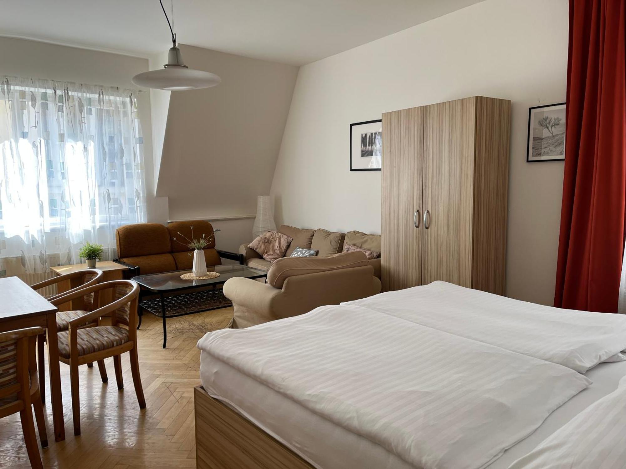 Residence U Vejvodu Прага Екстериор снимка