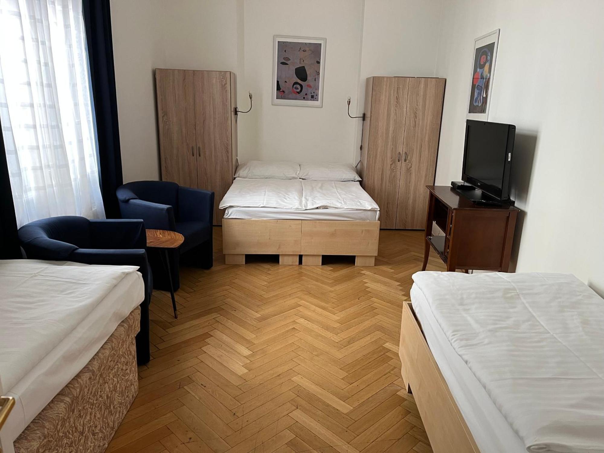 Residence U Vejvodu Прага Екстериор снимка